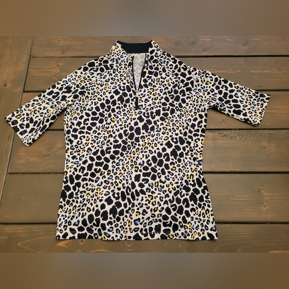 Tail Tops - Tail white label quarter zip animal print shirt size meduim